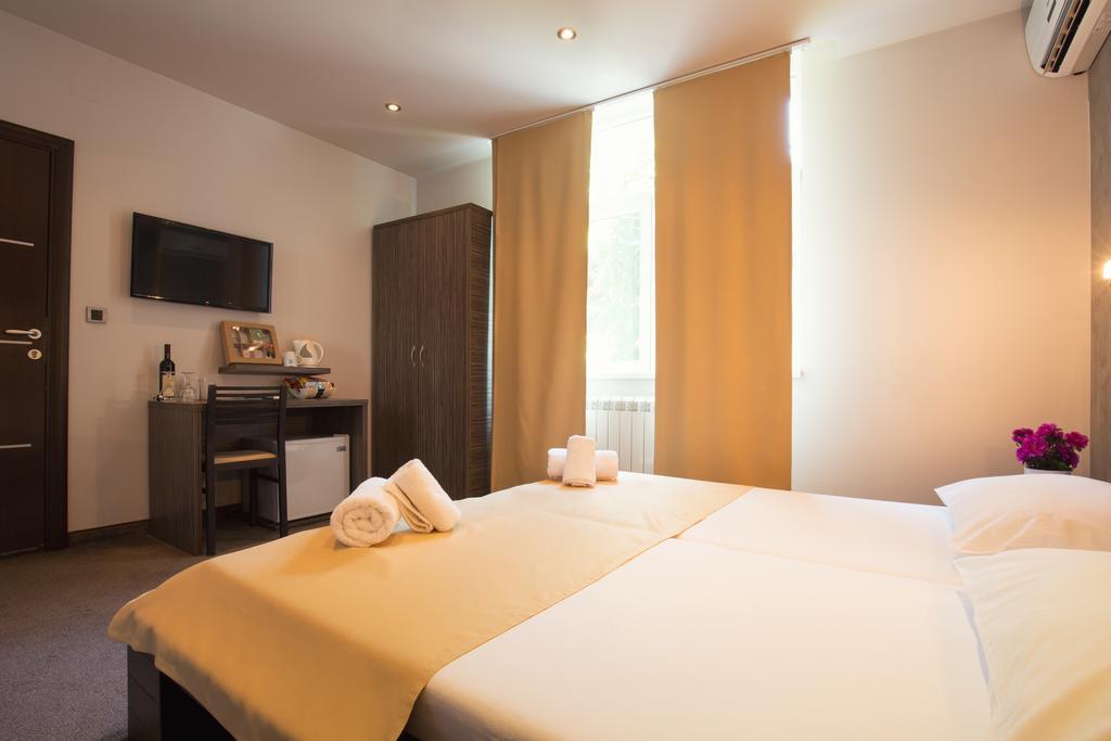 Villa Mystique Beograd Ngoại thất bức ảnh